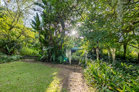 Gardens - Jorn's Guest House